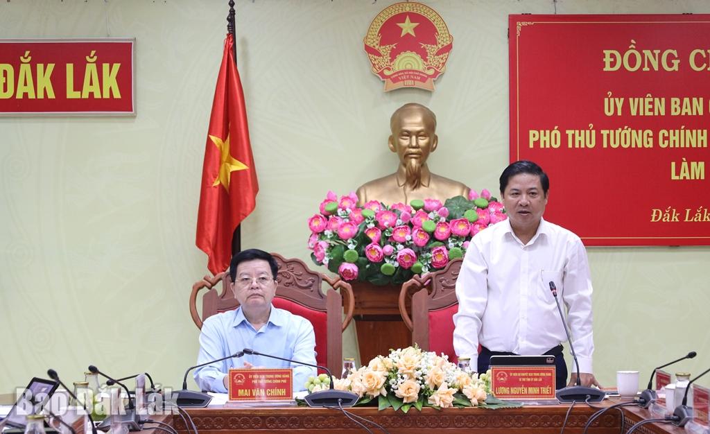 Ủy viên dự khuyết Trung ương Đảng, Bí thư Tỉnh ủy Lương Nguyễn Minh Triết nêu ý kiến, kiến nghị tại buổi làm việc.