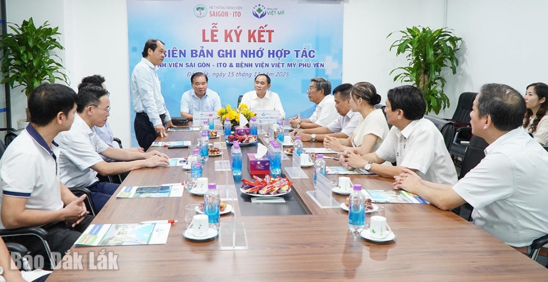 Trao đổi thông tin y khoa giữa hai bệnh viện.