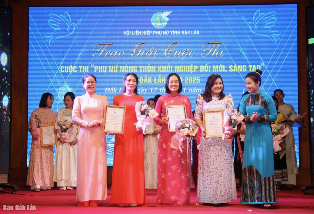 Các thí sinh có dự án đoạt giải Nhì.