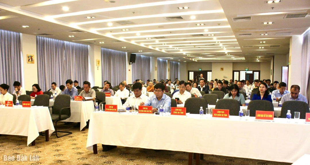 Các đại biểu dự hội nghị.