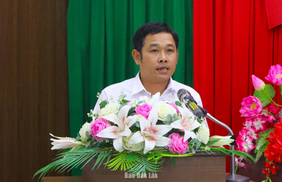 Tân Giám đốc Ban Quản lý dự án đầu tư xây dựng Ea Kar Trần Đình Toản phát biểu nhận nhiệm vụ.