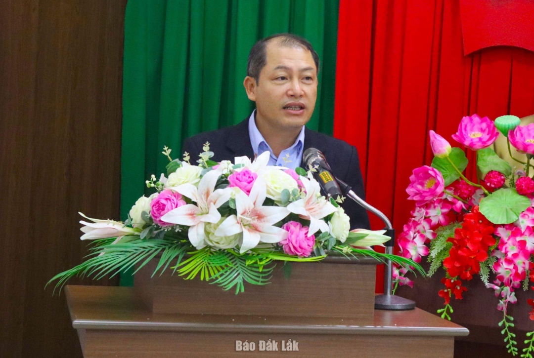 Giám đốc Ban A Trần Tiến Đông phát biểu tại hội nghị.