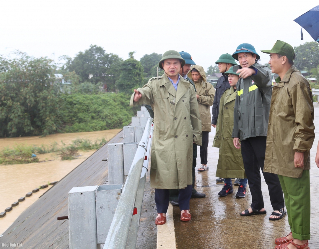Lãnh đạo tỉnh kiểm tra công tác phòng chống thiên tai tại xã Krông Ana