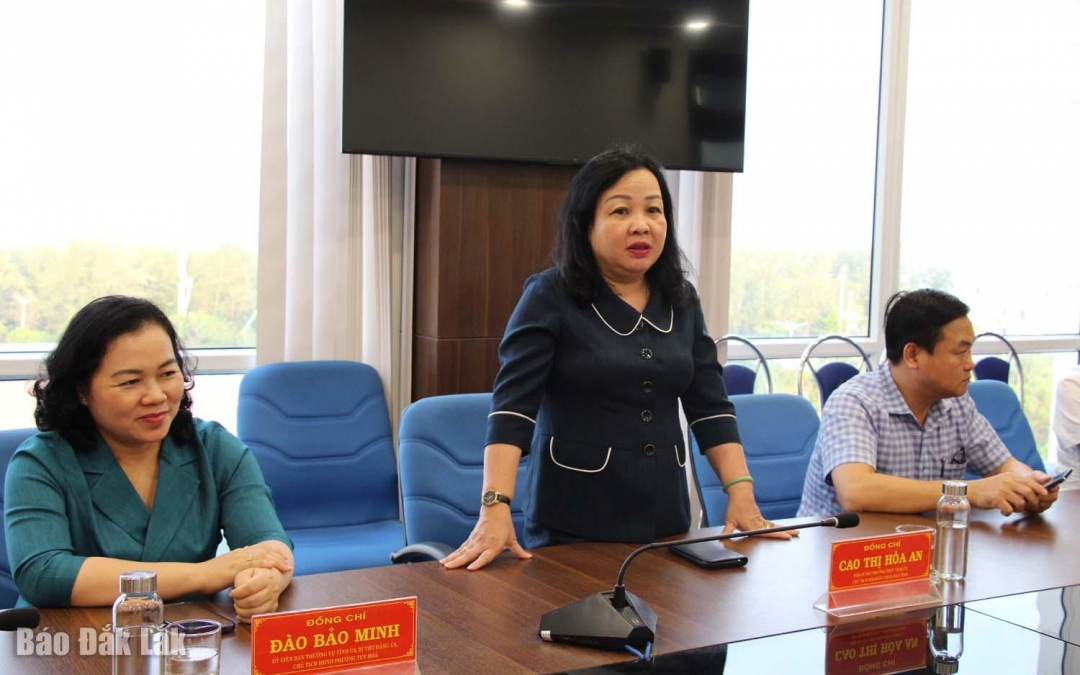 Đồng chí Cao Thị Hòa An, Phó Bí thư Thường trực Tỉnh ủy chia sẻ về những mất mát, thiệt hại của nhân dân Đắk Lắk.