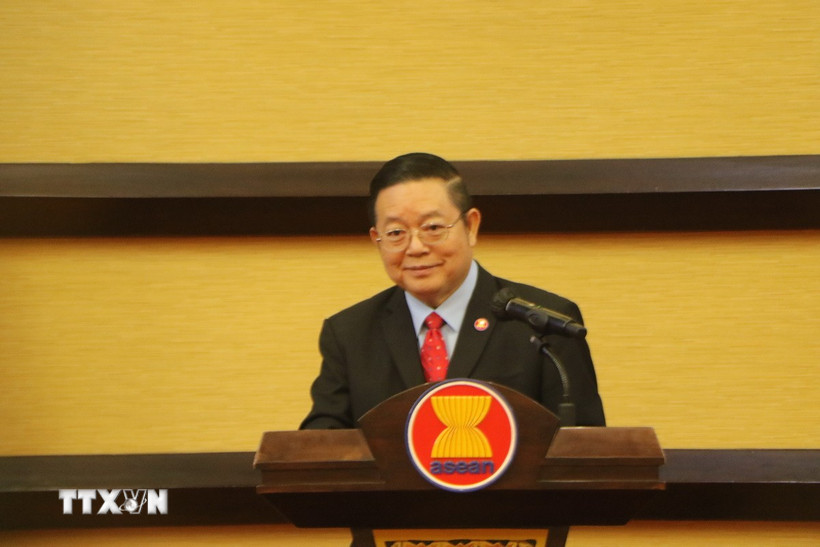 Tổng Thư ký ASEAN Kao Kim Hourn phát biểu họp báo. Ảnh: TTXVN