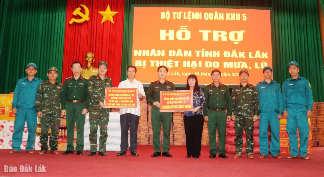 Bộ Tư lệnh Quân khu 5 đã trao hỗ trợ cho tỉnh Đắk Lắk 12.000 màn tuyn, 12.000 bộ quần áo, 20 tấn gạo, 14 tấn lương thực khô, 5 tấn thực phẩm và 2.200 suất quà nhằm giúp người dân vượt qua khó khăn trước mắt.
