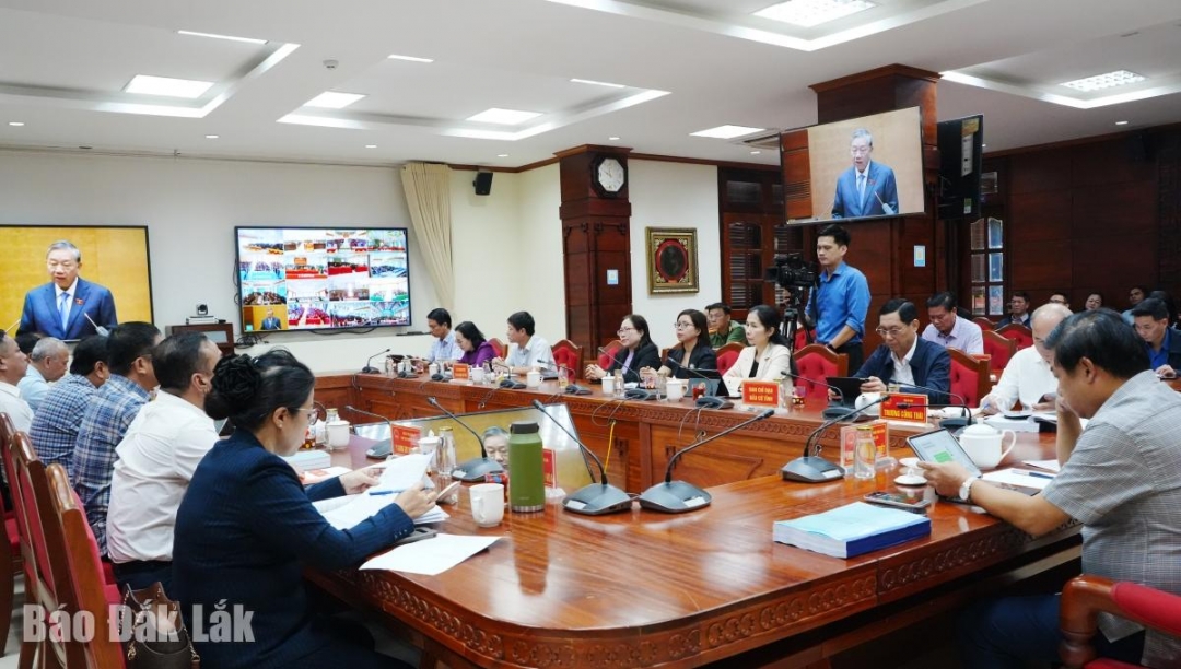 Quang cảnh hội nghị trực tuyến tại điểm cầu Đắk Lắk.