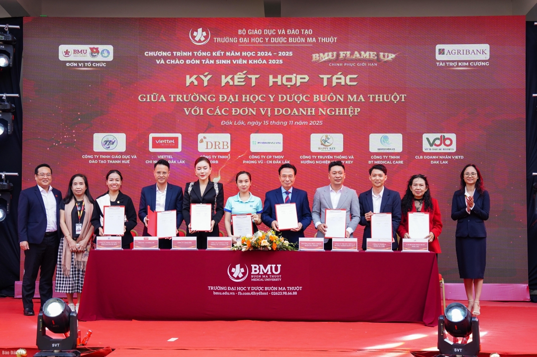 Trường Đại học Y Dược Buôn Ma Thuột đã ký kết biên bản ghi nhớ hợp tác (MOU) với 7 doanh nghiệp trong các lĩnh vực y tế, giáo dục và truyền thông, hướng nghiệp.