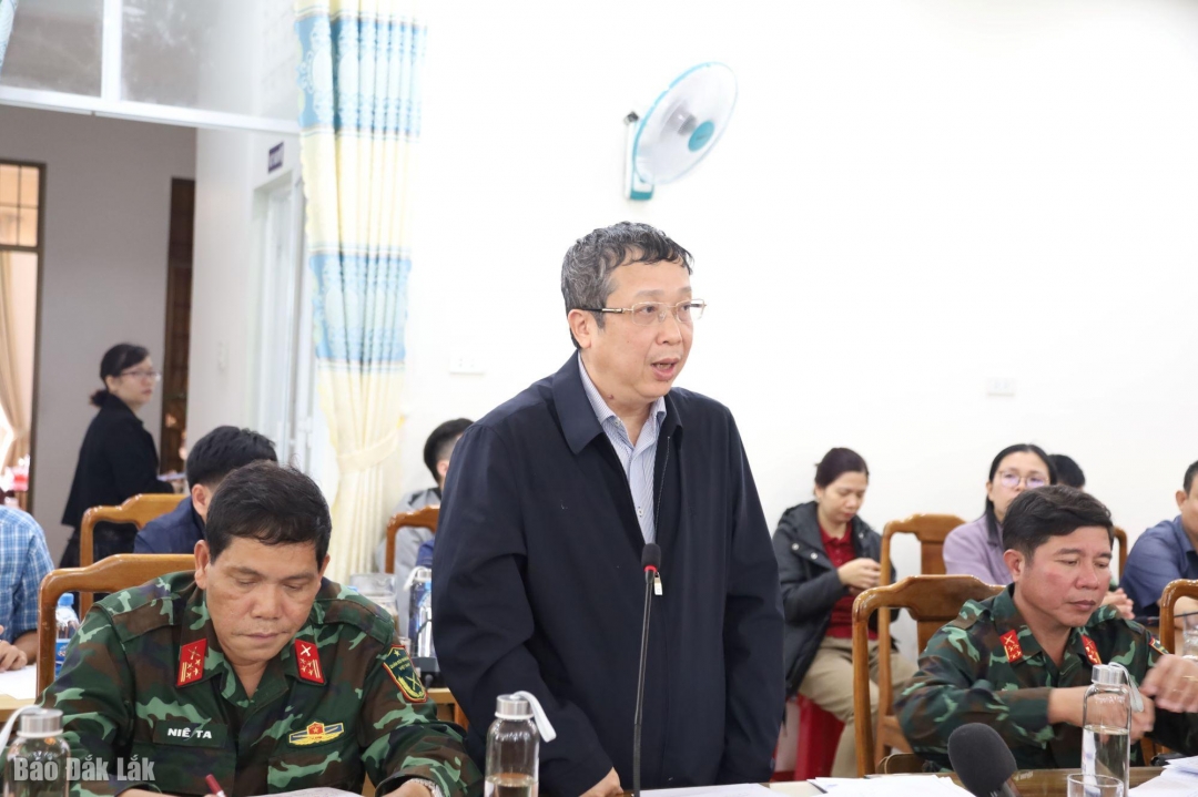 Đồng chí Hoàng Trung, Thứ trưởng Bộ Nông nghiệp va Môi trường tham gia thảo luận.