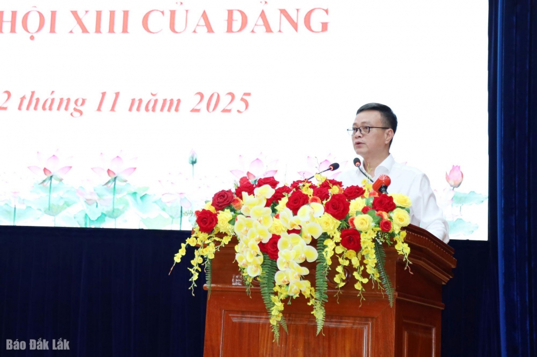 Vụ trưởng Vụ Địa phương II Đoàn Hồng Ngọc phát biểu tại hội nghị.