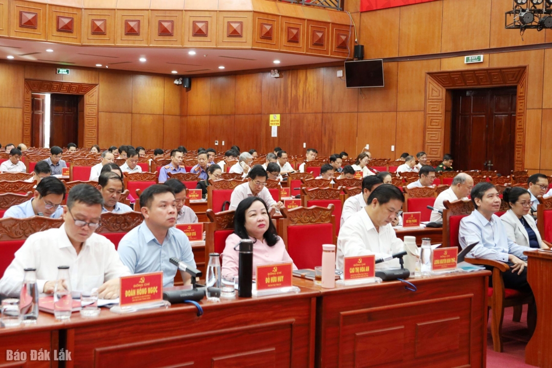 Các đại biểu tham dự hội nghị.