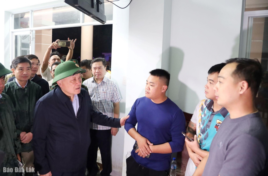 động viên lực lượng tmf kiếm cứu nạn.