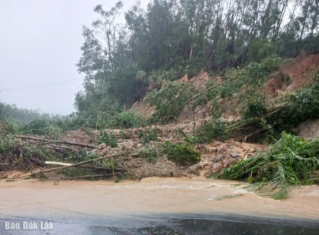 Nhiều vị trí sạt lở vẫn tiếp tục được ghi nhận