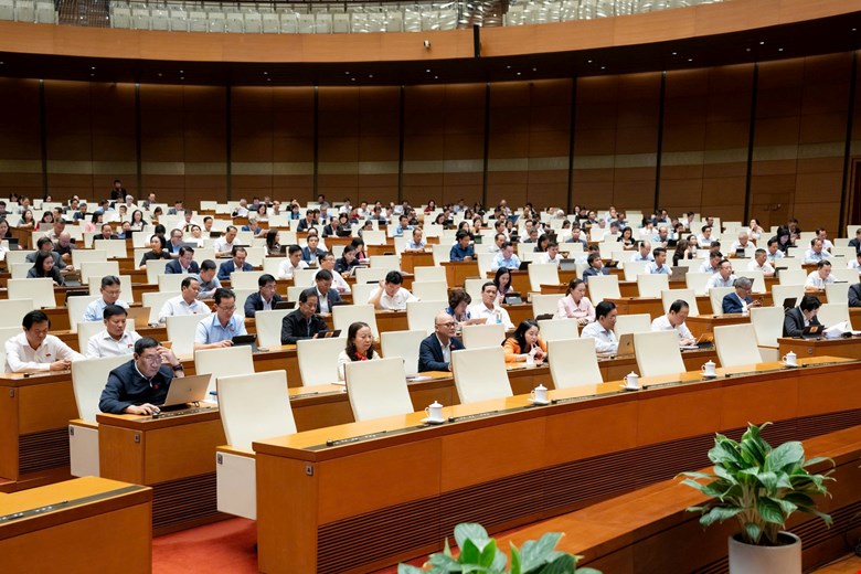 Đại biểu tham dự phiên làm việc. Ảnh: quochoi.vn