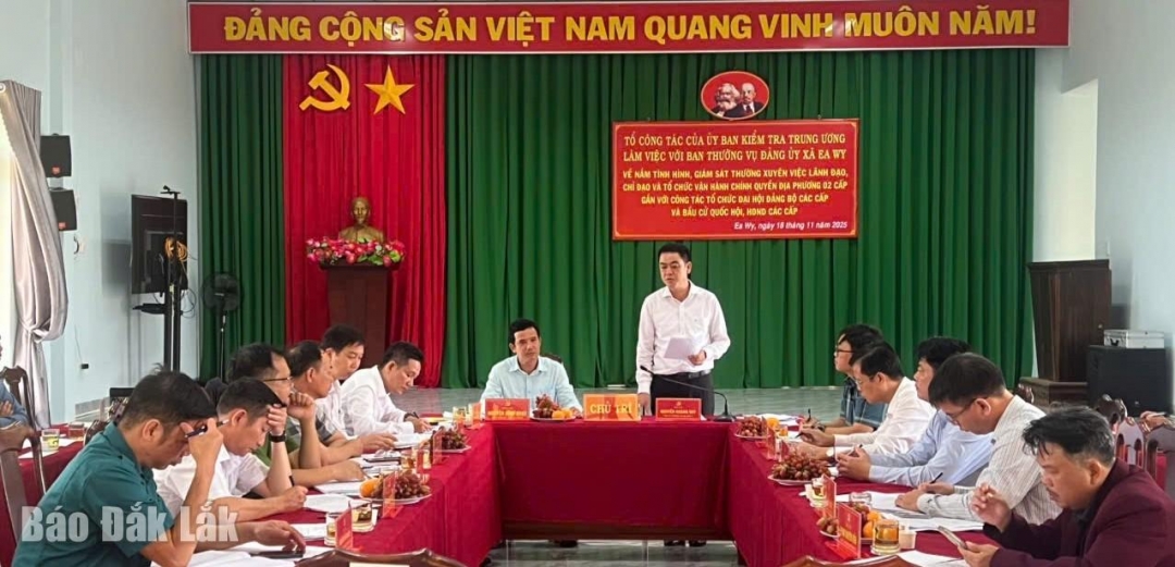 Quang cảnh buổi làm việc.