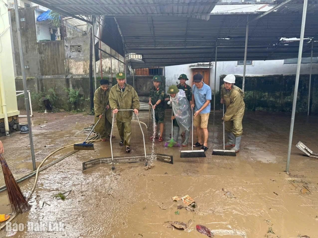 ... trụ sở làm việc của UBND xã