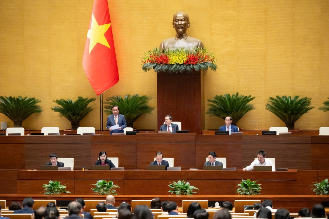 Phó Chủ tịch Quốc hội Lê Minh Hoan điều hành phiên thảo luận. Ảnh: quochoi.vn