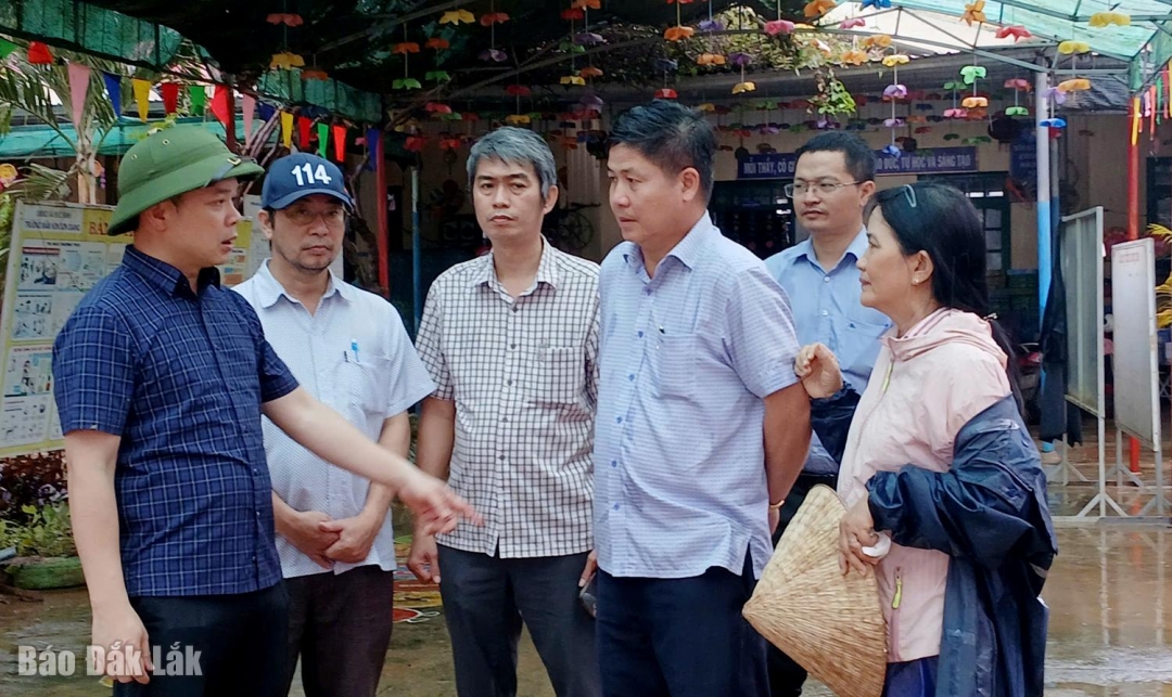 Phó Bí thư Tỉnh ủy Đỗ Hữu Huy kiểm tra tại Trường Mầm non Sơn Giang (xã Đức Bình)