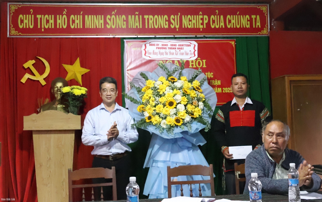 Đại diện lãnh đạo