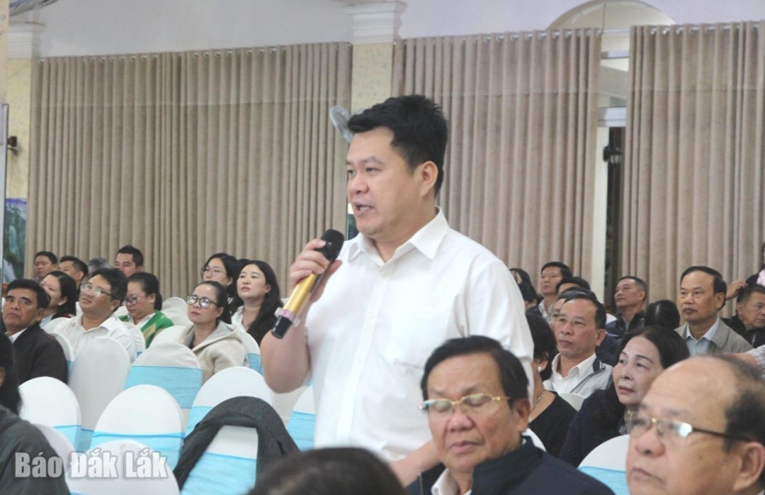 Đại biểu trao đổi, thảo luận tại hội nghị tập huấn.