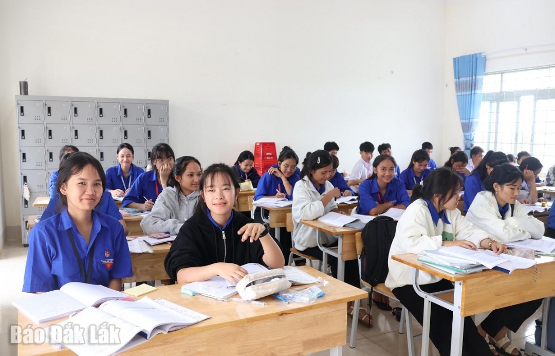 Giờ học chính khóa của học sinh Trường Phổ thông Dân tộc nội trú THPT Đam San.
