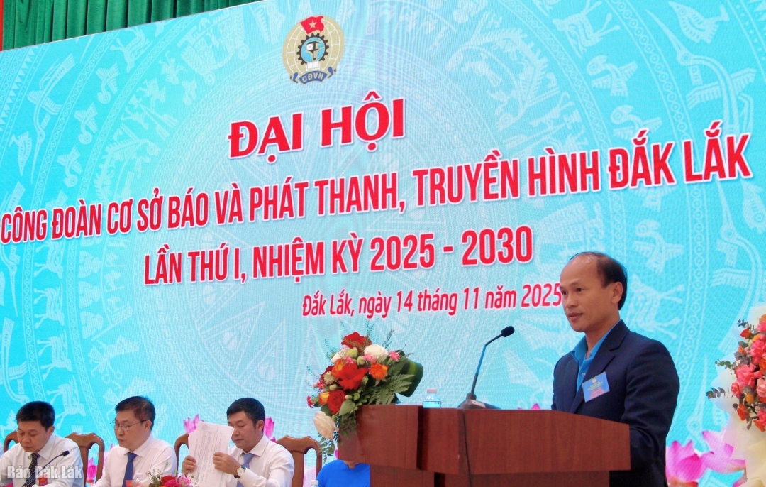 Phó trưởng Ban công tác Công đoàn, Liên đoàn Lao động tỉnh Nguyễn Hưng phát biểu chỉ đạo đại hội.