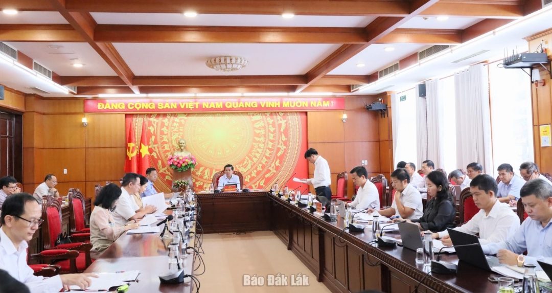 Các đại biểu tham dự buổi làm việc.