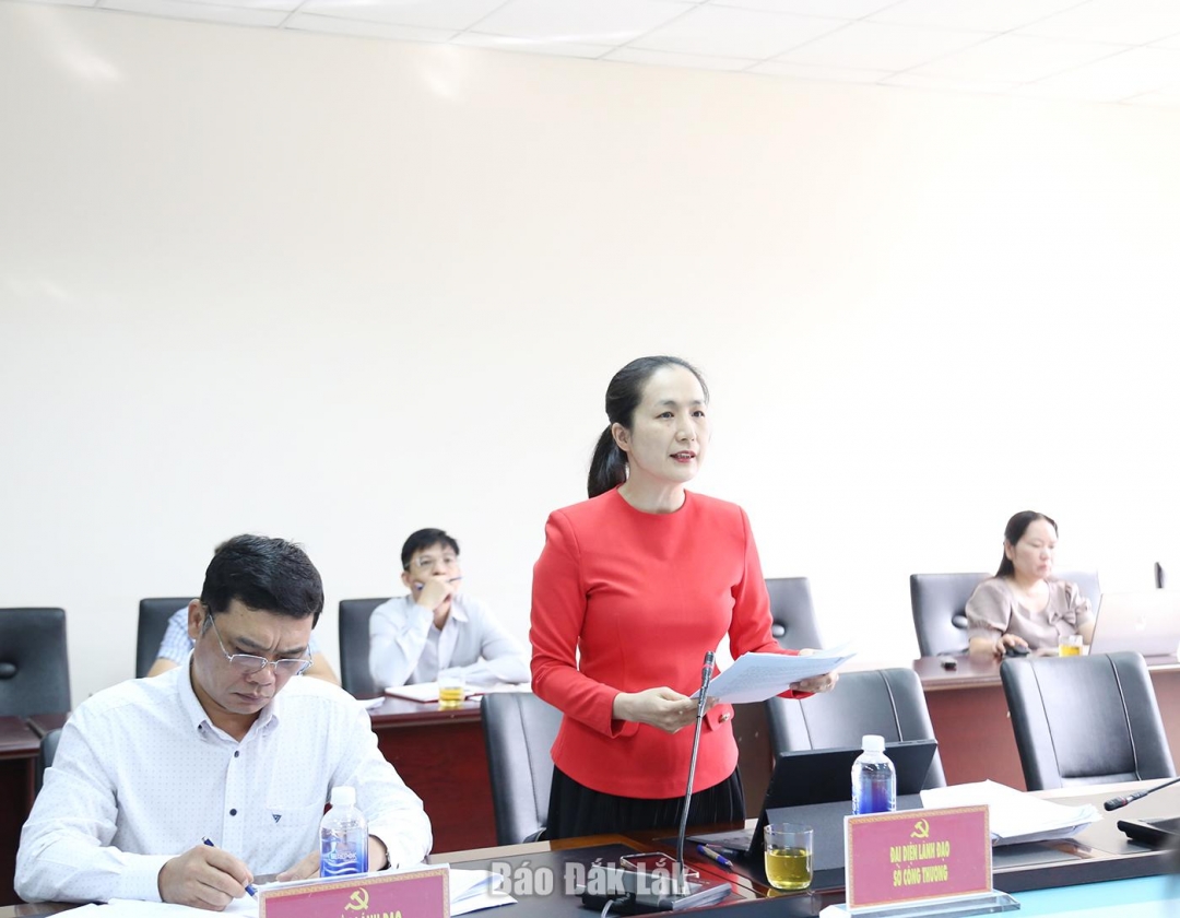 Giám đốc Sở Công Thương Nguyễn Thị Thu An phát biểu tại cuộc họp