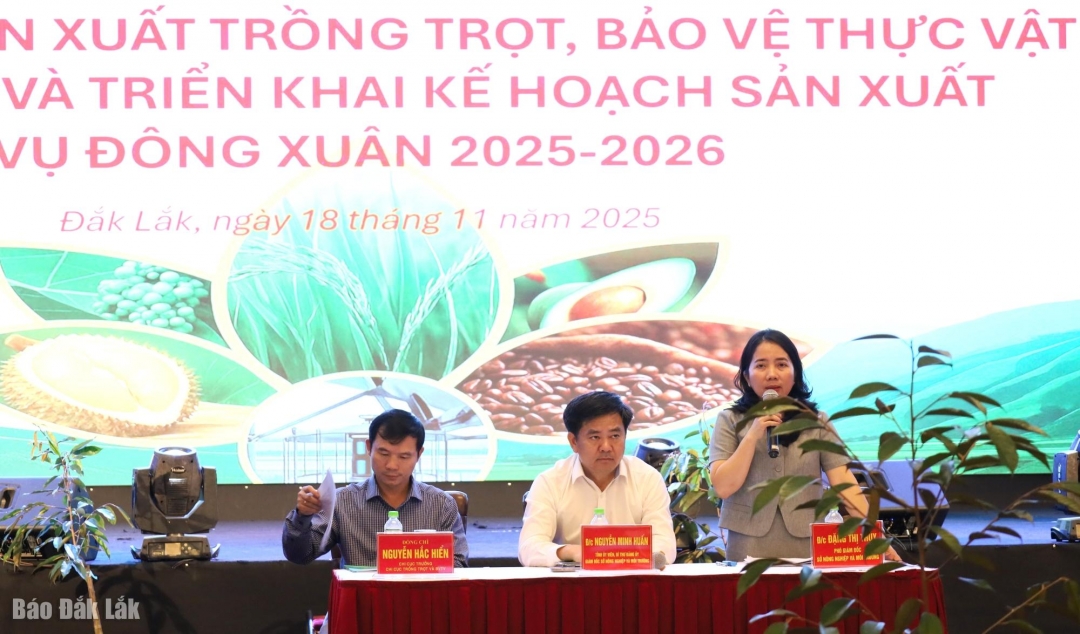 Phó Giám đốc Sở Nông nghiệp và Môi trường điều hành phiên thảo luận.