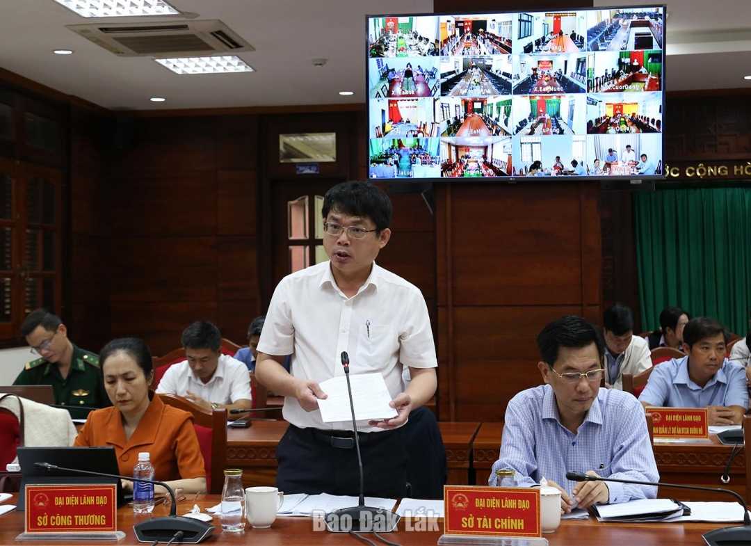 Đại diện Sở Tài chính báo cáo về công tác giải ngân vốn đầu tư công năm 2025