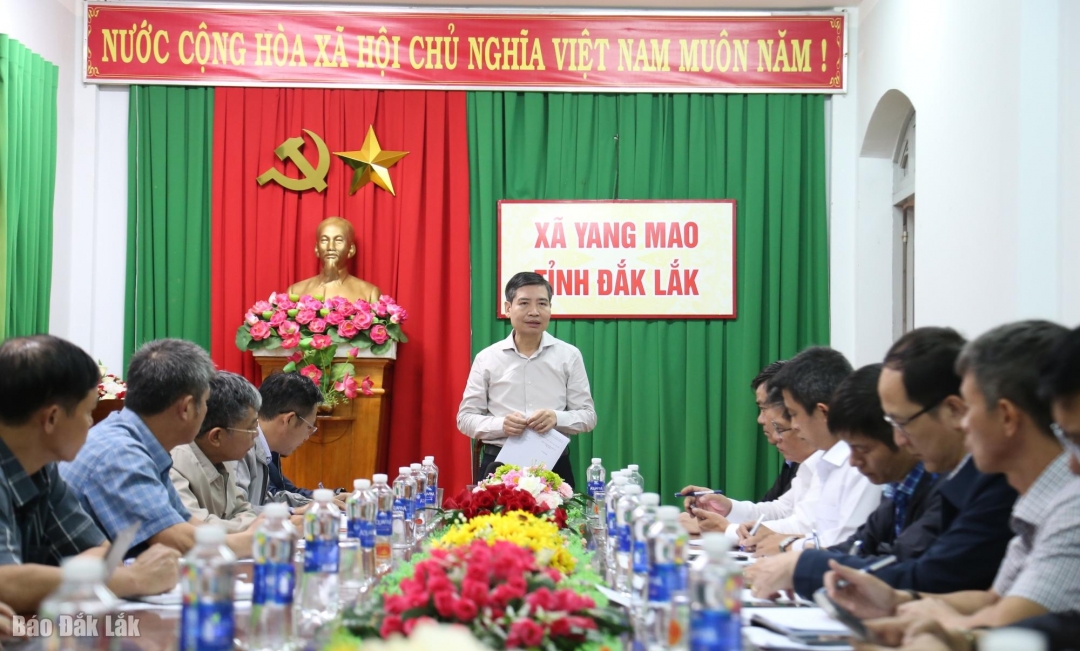 Chủ tịch UBND tỉnh Tạ Anh Tuấn chỉ đạo công tác khắc phục hậu quả do mưa lũ gây ra trên địa bàn xã Yang Mao.