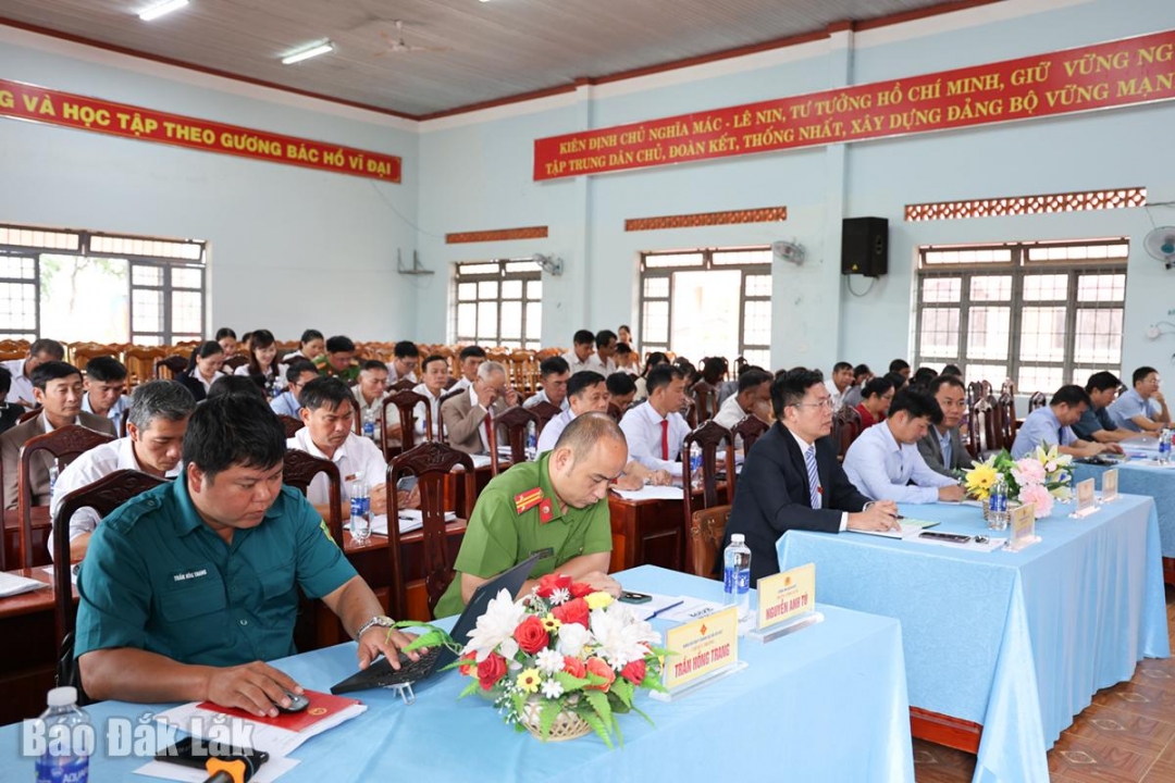 Đại biểu tham dự kỳ họp.