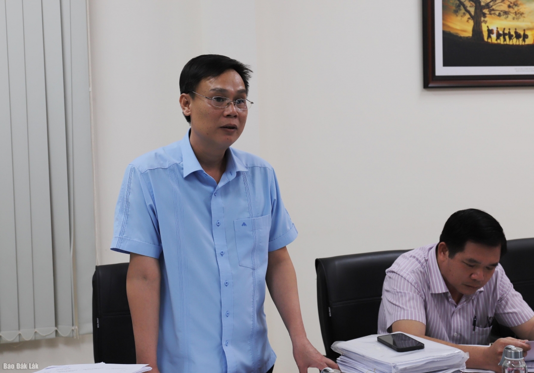 Phó Tổng biên tập Báo và Phát thanh, Truyền hình Đắk Lắk Lê Minh Thược phát biểu tại buổi làm việc.
