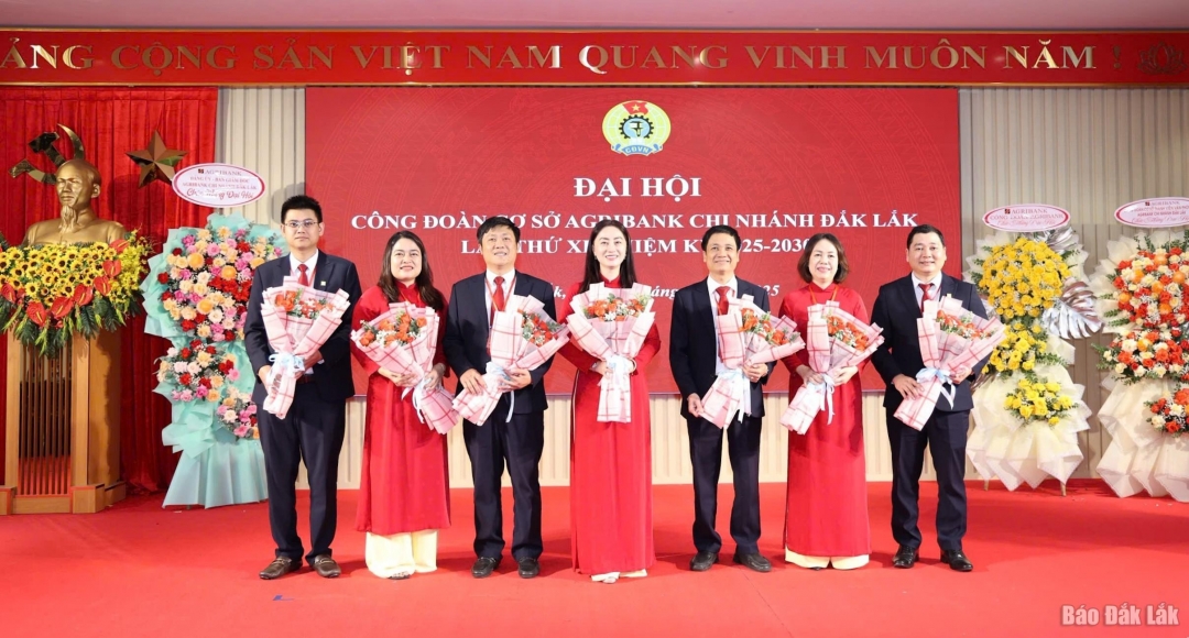 Ban Chấp hành Công đoàn cơ sở Agribank Chi nhánh Đắk Lắk nhiệm kỳ 2025 – 2030 ra mắt đại hội.