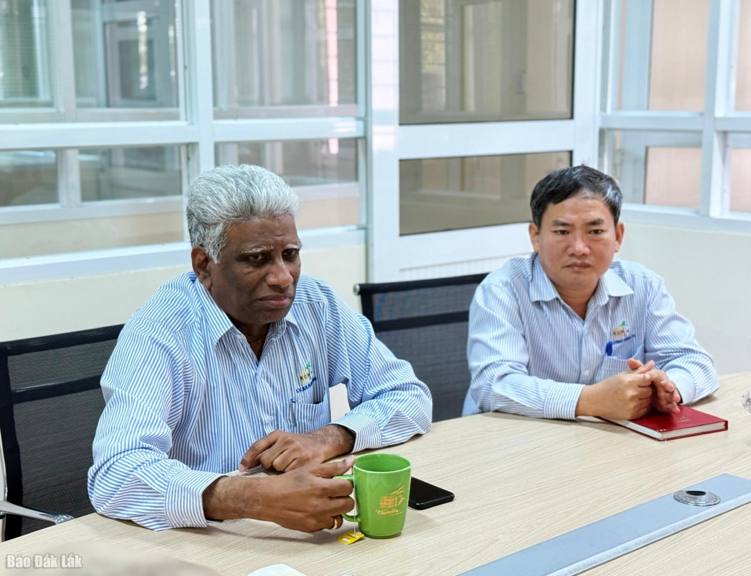 ông K.V.R.S Subbaiah, Tổng Giám đốc Công ty KCP, mưa lũ kéo dài từ ngày 19/11 đã khiến nhà máy và vùng nguyên liệu bị ảnh hưởng nghiêm trọng. 