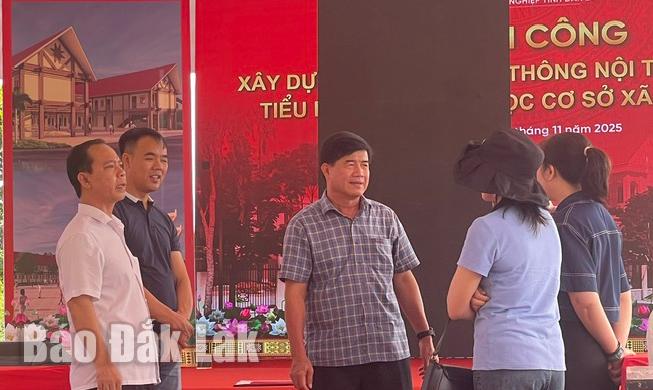Phó Chủ tịch UBND tỉnh Nguyễn Thiên Văn kiểm tra thực tế công tác chuẩn bị tại xã Buôn Đôn