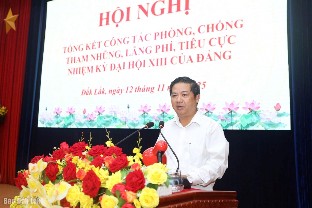 Đồng chí Lương Nguyễn Minh Triết, Ủy viên dự khuyết Trung ương Đảng, Bí thư Tỉnh ủy, Trưởng Ban Chỉ đạo PCTNLPTC tỉnh phát biểu chỉ đạo.