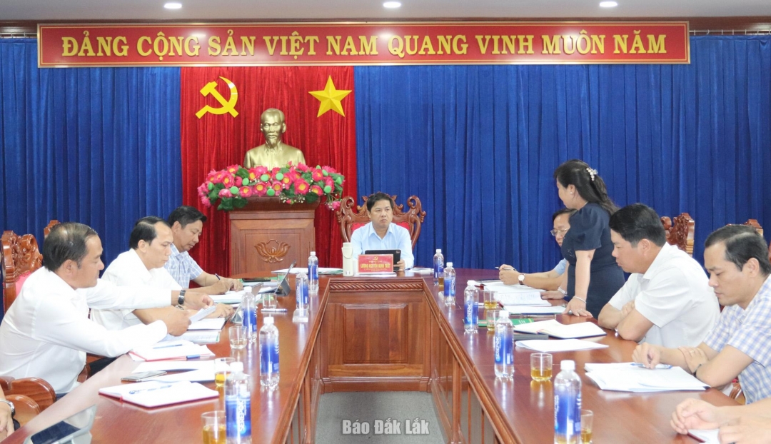 Quang cảnh buổi làm việc.
