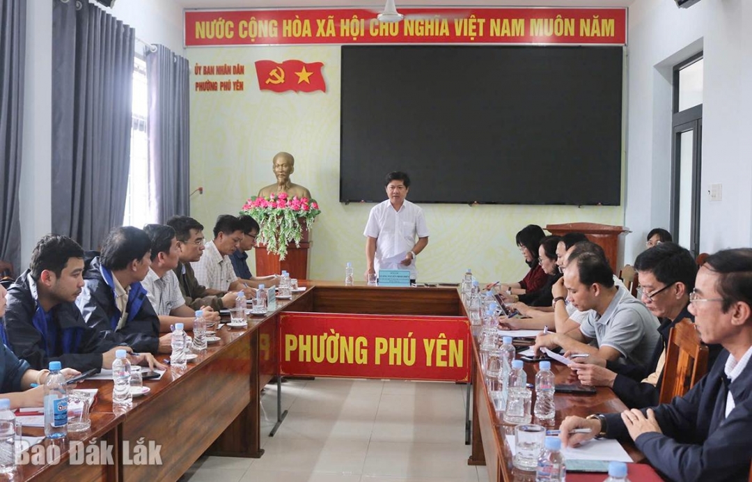 Ủy viên dự khuyết Trung ương Đảng, Bí thư Tỉnh ủy phát biểu tại buổi làm việc.