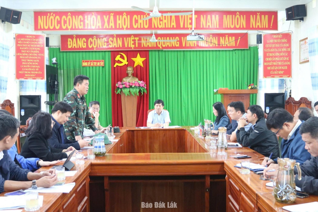 Quang cảnh cuộc họp