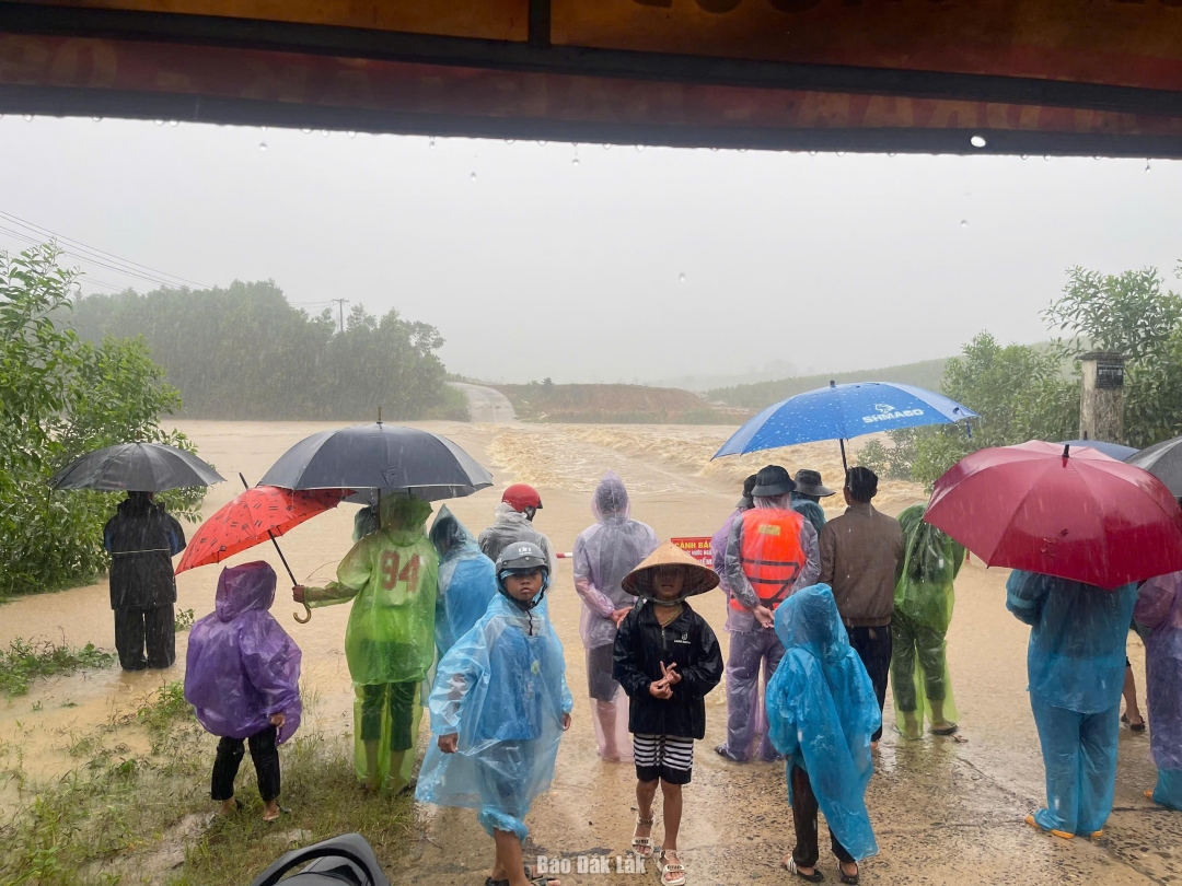 Một vị trí bị ngập nước tại thôn 6.