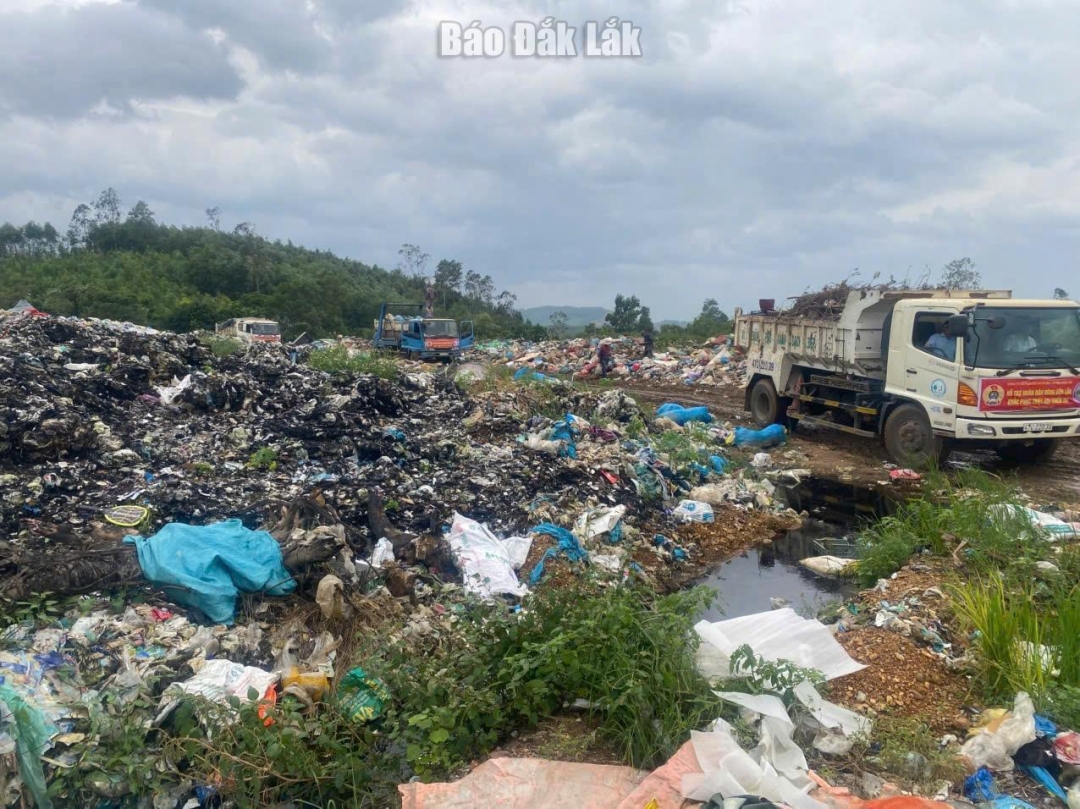 Các phương tiện thu dọn rác tại xã Hòa Thịnh