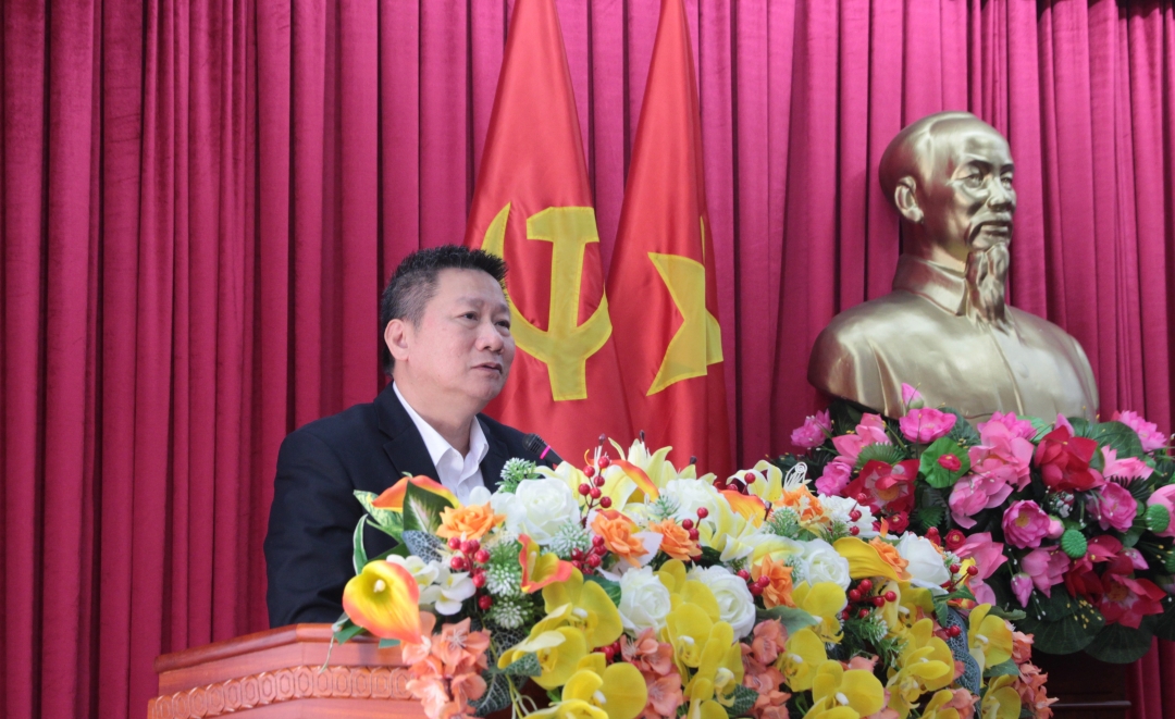 Ủy viên Ban Thường vụ, Chủ nhiệm UBKT Tỉnh ủy Lê Văn Nghĩa phát biểu tại hội nghị.