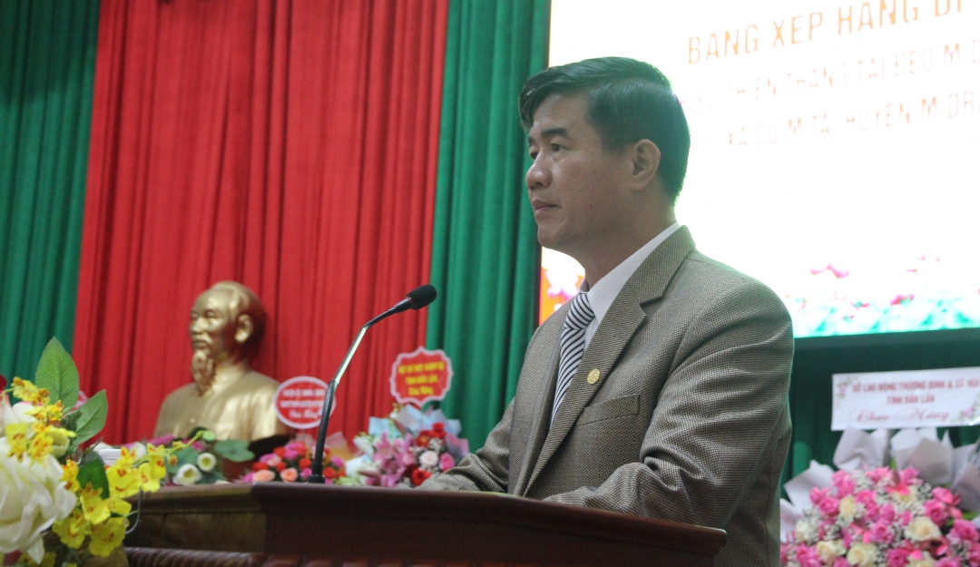 Phó Chủ tịch UBND tỉnh Nguyễn Thiên Văn phát biểu tại buổi lễ.