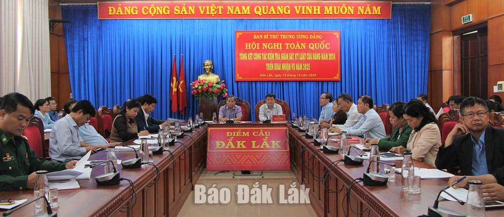 Các đại biểu tham dự hội nghị toàn quốc tại điểm cầu tỉnh Đắk Lắk.