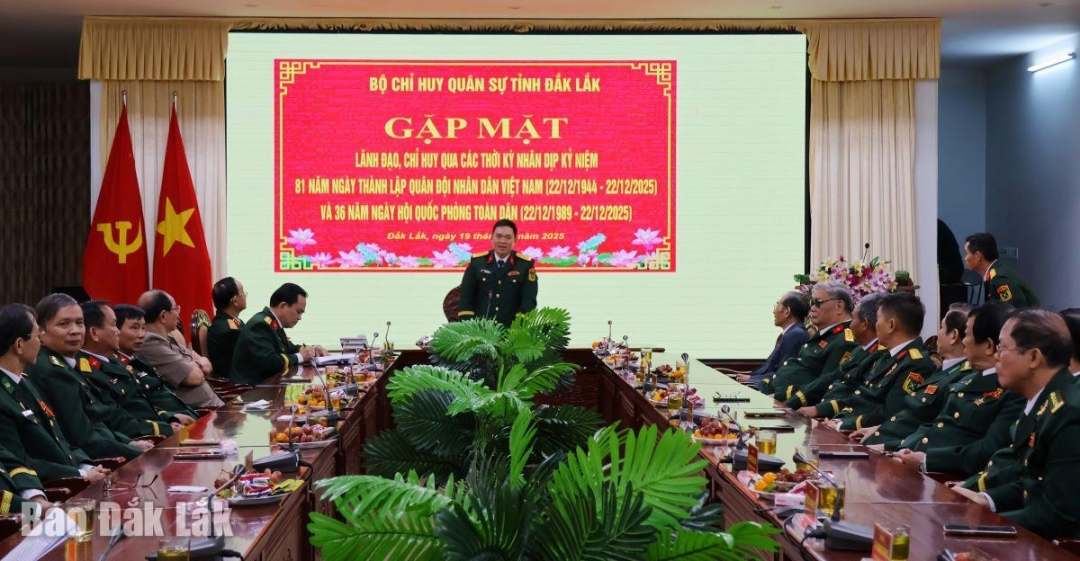 Các đại biểu tham dự chương trình gặp mặt.