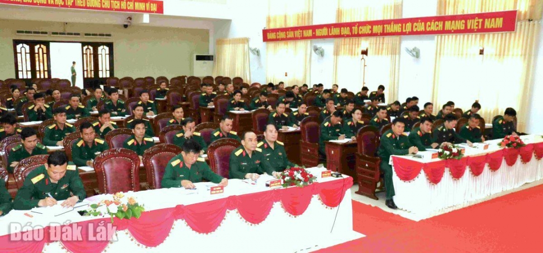 Các đại biểu tham dự khai mạc tập huấn.