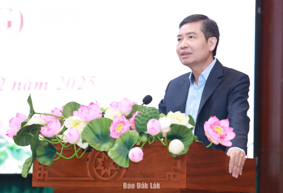 Phó Bí thư Tỉnh ủy, Chủ tịch UBND tỉnh Tạ Anh Tuấn phát biểu làm rõ những kết quả đạt được trong thực hiện nhiệm vụ phát triển kinh tế - xã hội, đảm bảo quốc phòng, an ninh năm 2025.