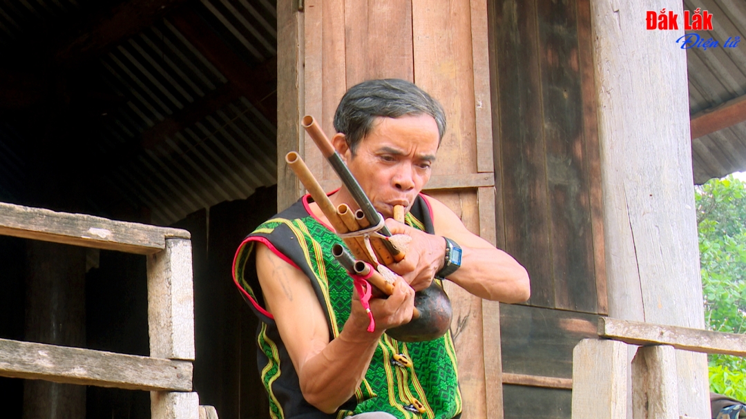 (Video) Người thổi hồn cho tre nứa cất tiếng