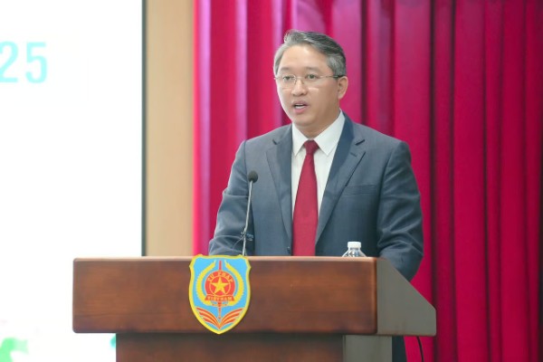 Ủy viên Trung ương Đảng, Bộ trưởng Bộ Tư pháp Nguyễn Hải Ninh phát biểu tại hội nghị. Ảnh: baochinhphu.vn